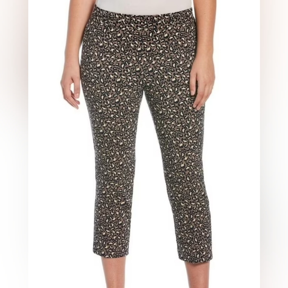 Rafaella Pull On Women's Leopard Animal Print Capri Pants Medium Stretch Comfort